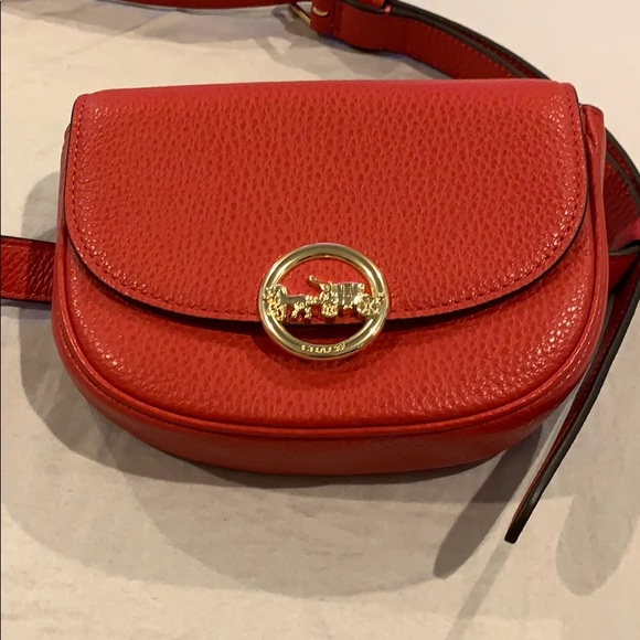 Authentic Coach Belt Bag in red leather - Picture 3 of 11